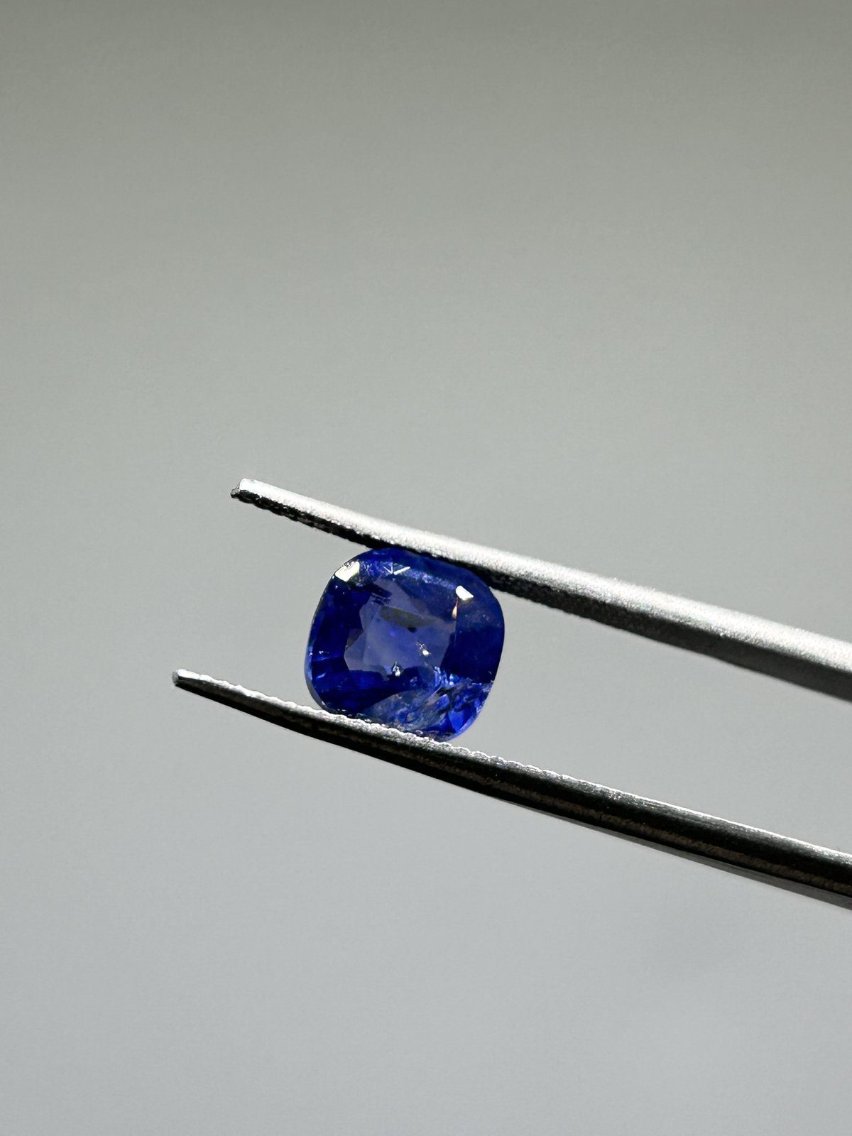Natural Blue Sapphire - 3.565 Carats