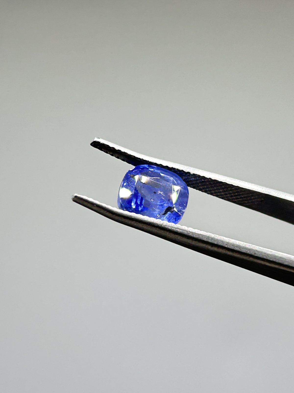 Natural Blue Sapphire - 3.565 Carats