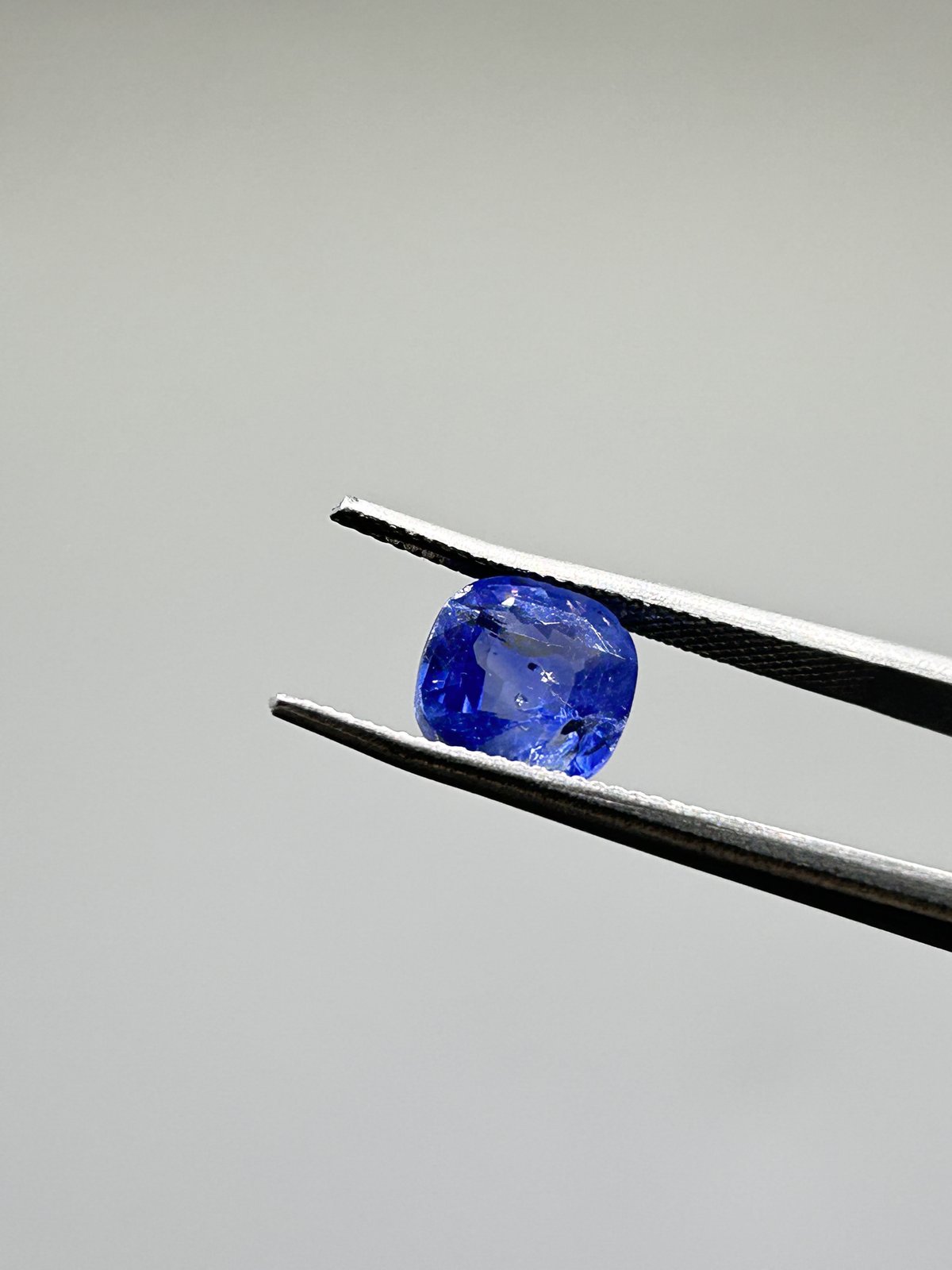 Natural Blue Sapphire - 3.565 Carats