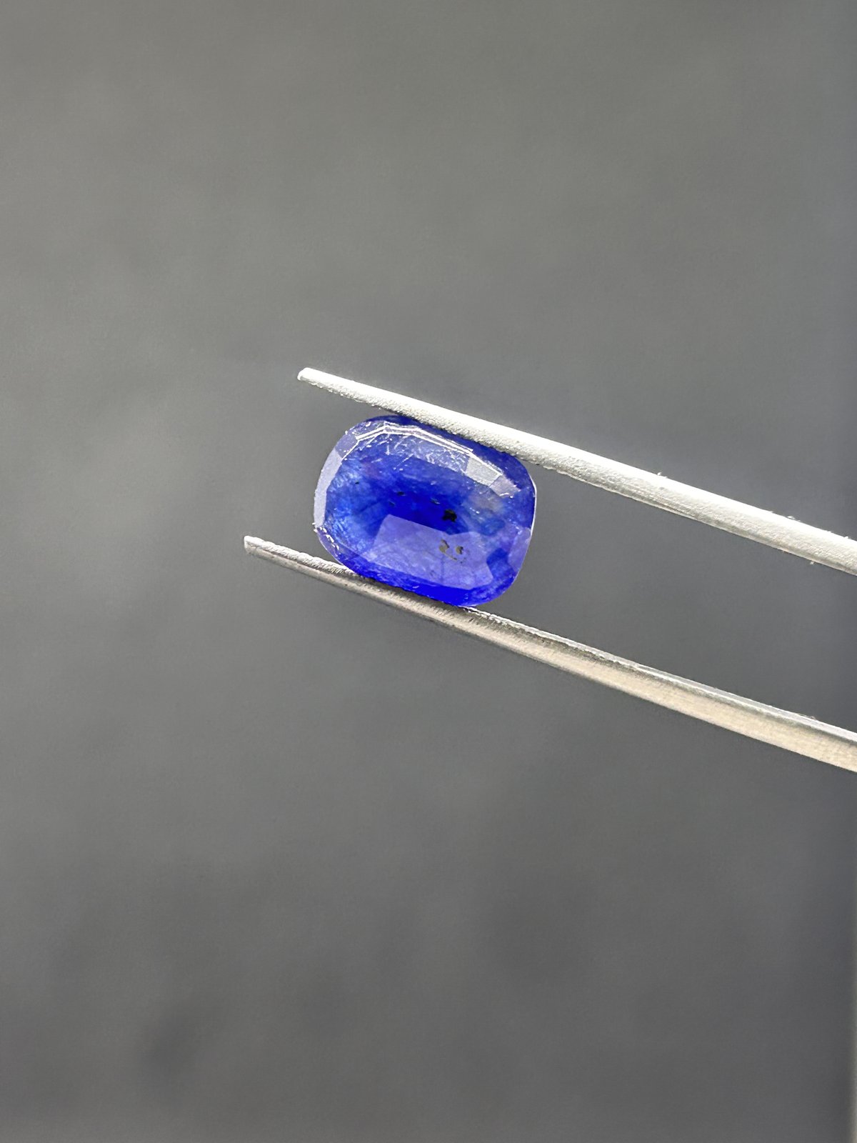 Natural Blue Sapphire - 5.795 Carats
