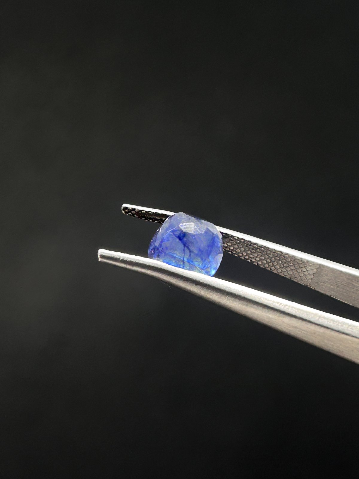 Natural Blue Sapphire - 4.305 Carats