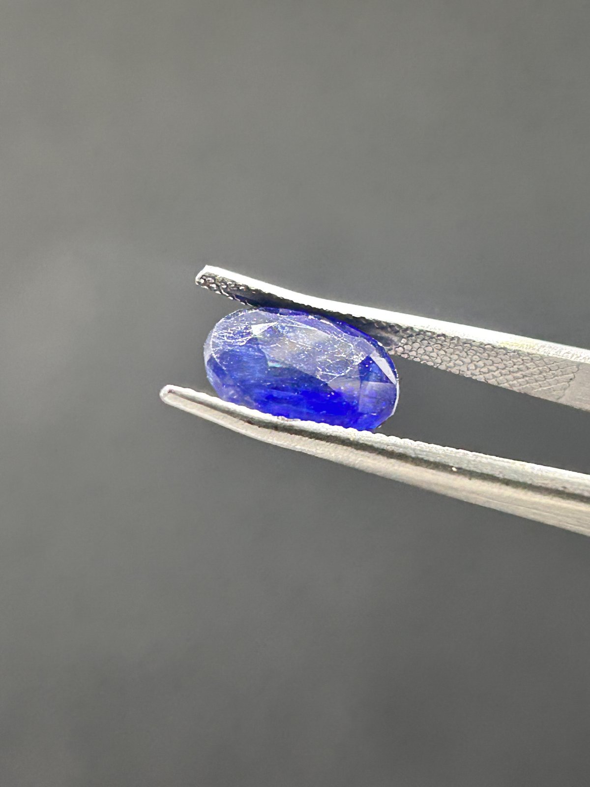 Natural Blue Sapphire - 5.66 Carats