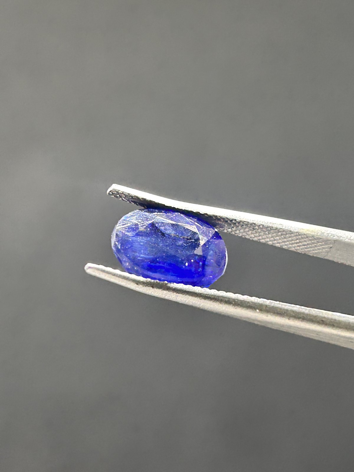 Natural Blue Sapphire - 5.66 Carats