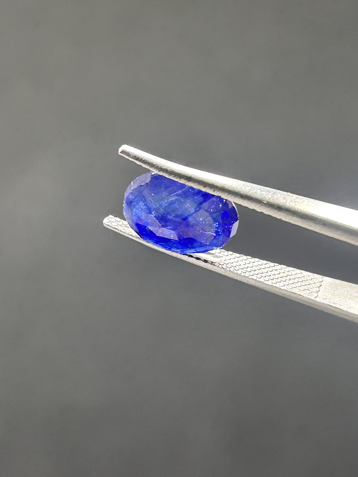Natural Blue Sapphire - 5.66 Carats