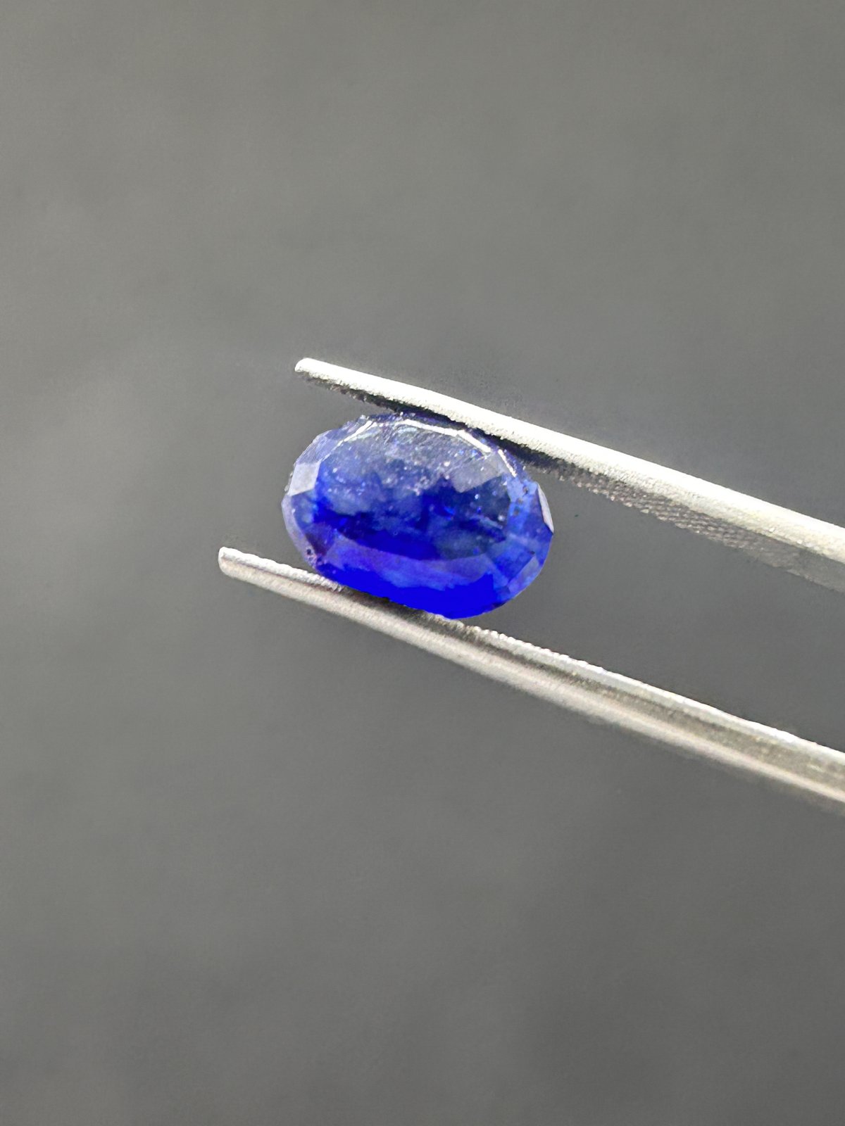 Natural Blue Sapphire - 5.66 Carats