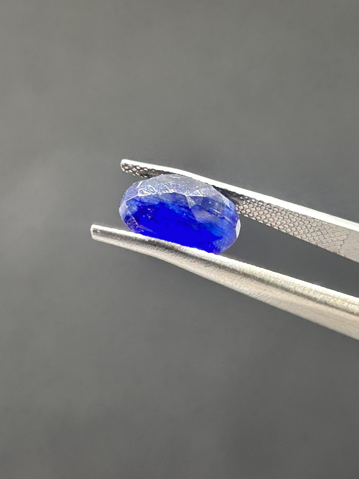 Natural Blue Sapphire - 5.66 Carats