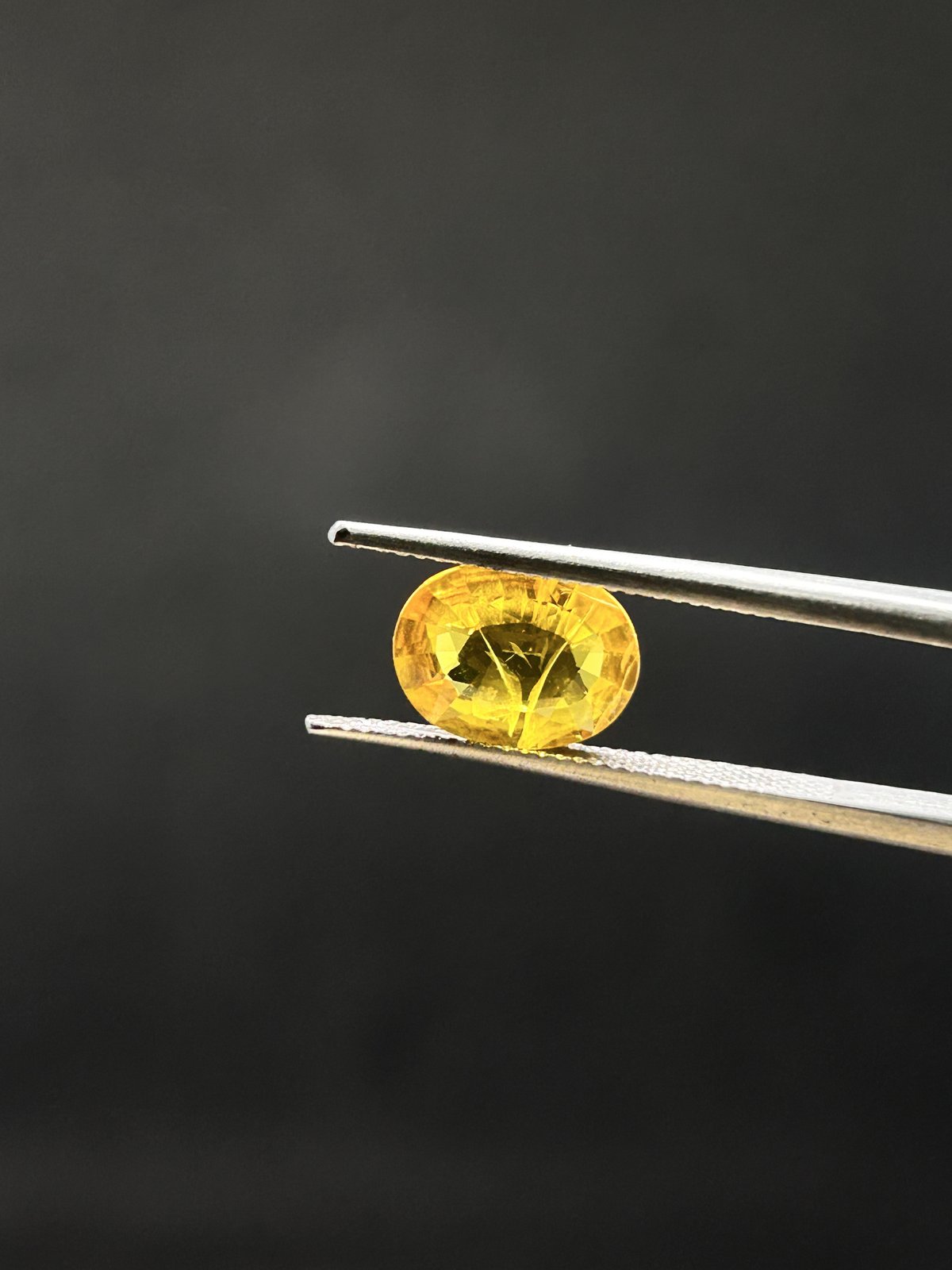 Natural Yellow Sapphire - 2.615 Carats (Bangkok)
