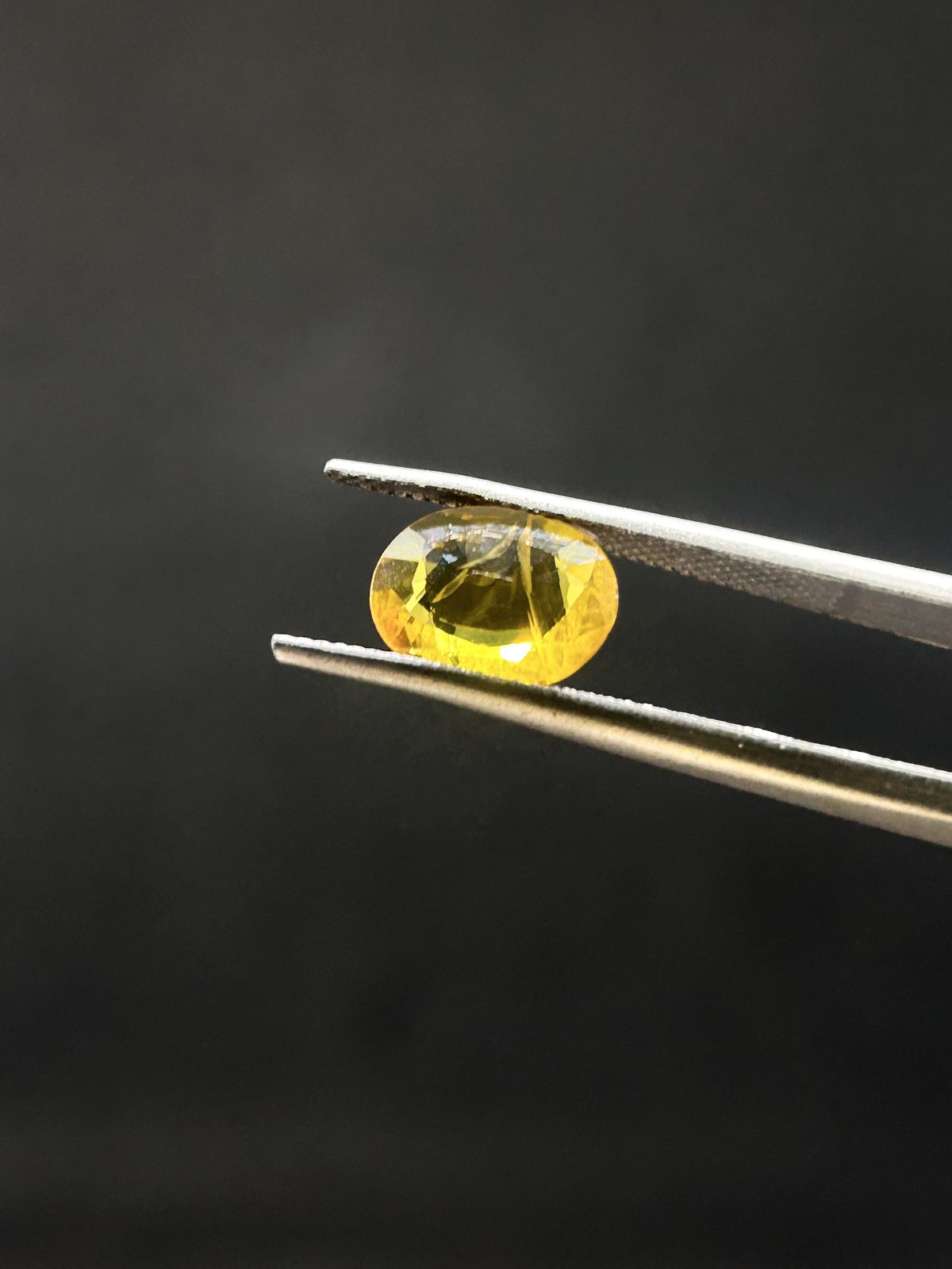 Natural Yellow Sapphire - 2.615 Carats (Bangkok)