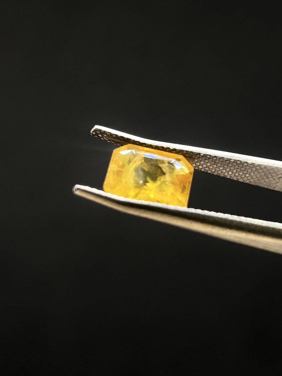 Natural Yellow Sapphire - 4.625 Carats (Bangkok)