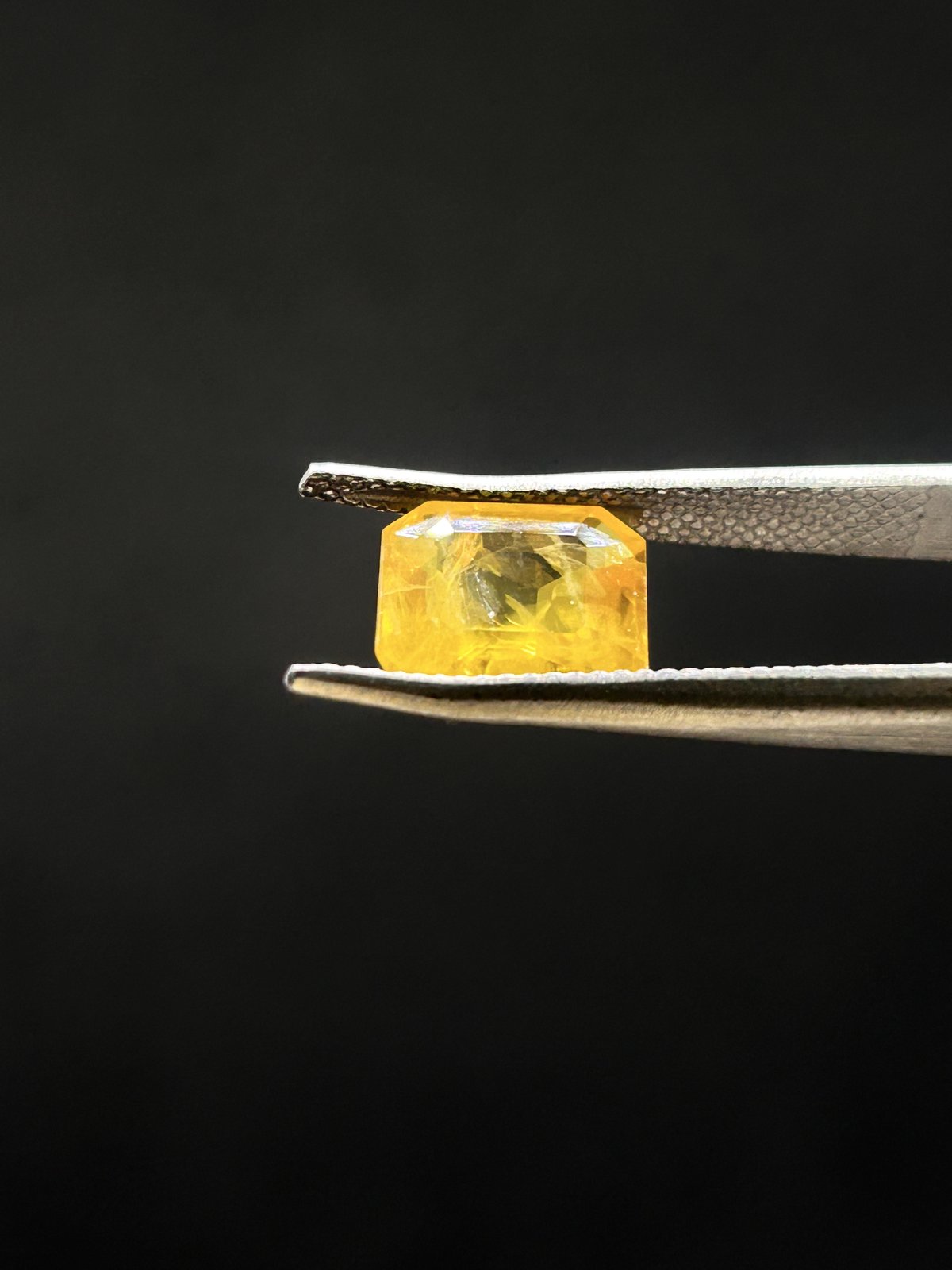 Natural Yellow Sapphire - 4.625 Carats (Bangkok)