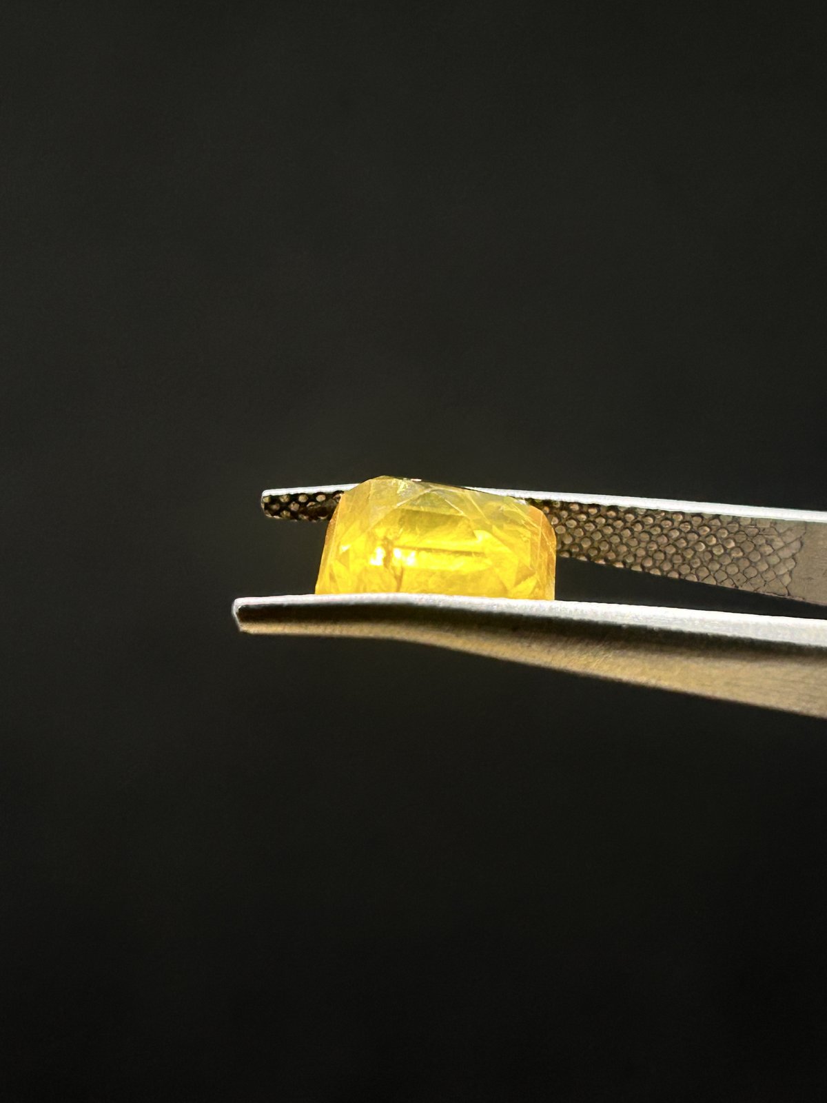 Natural Yellow Sapphire - 4.625 Carats (Bangkok)