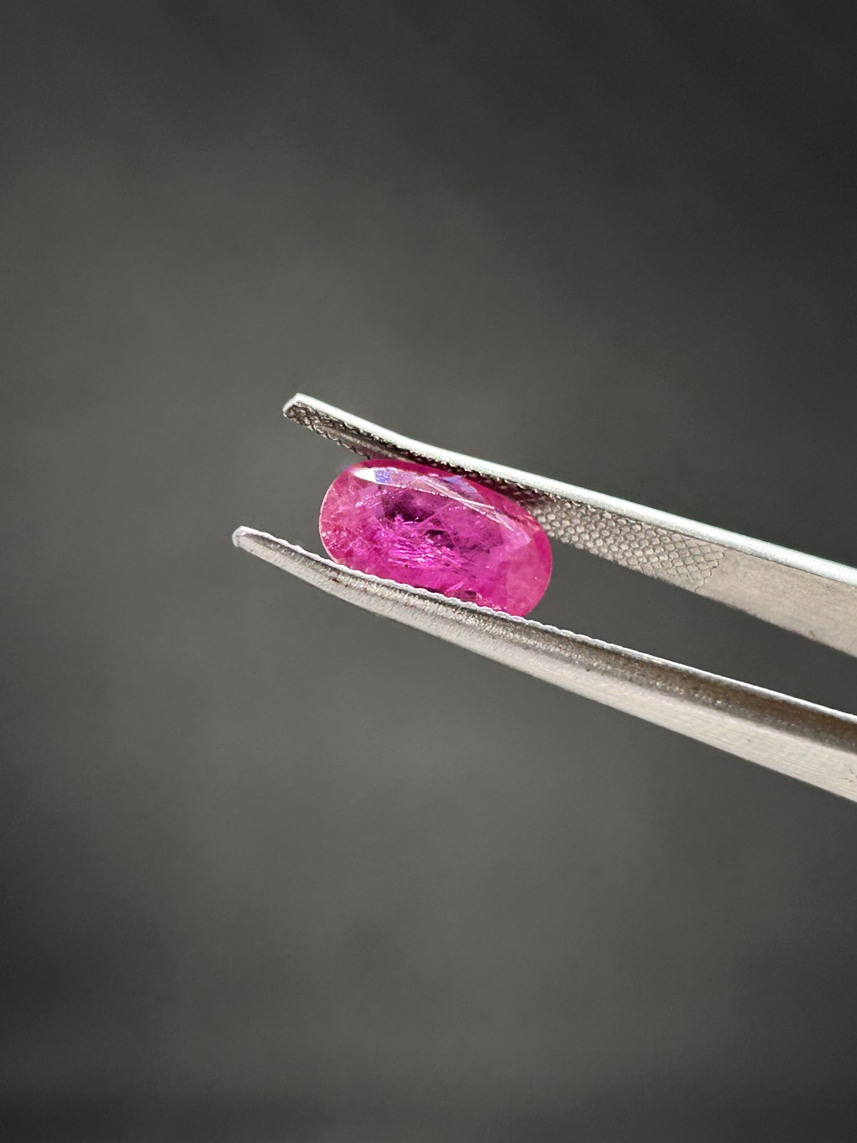 Natural Ruby - 4.08 Carats (Burma)