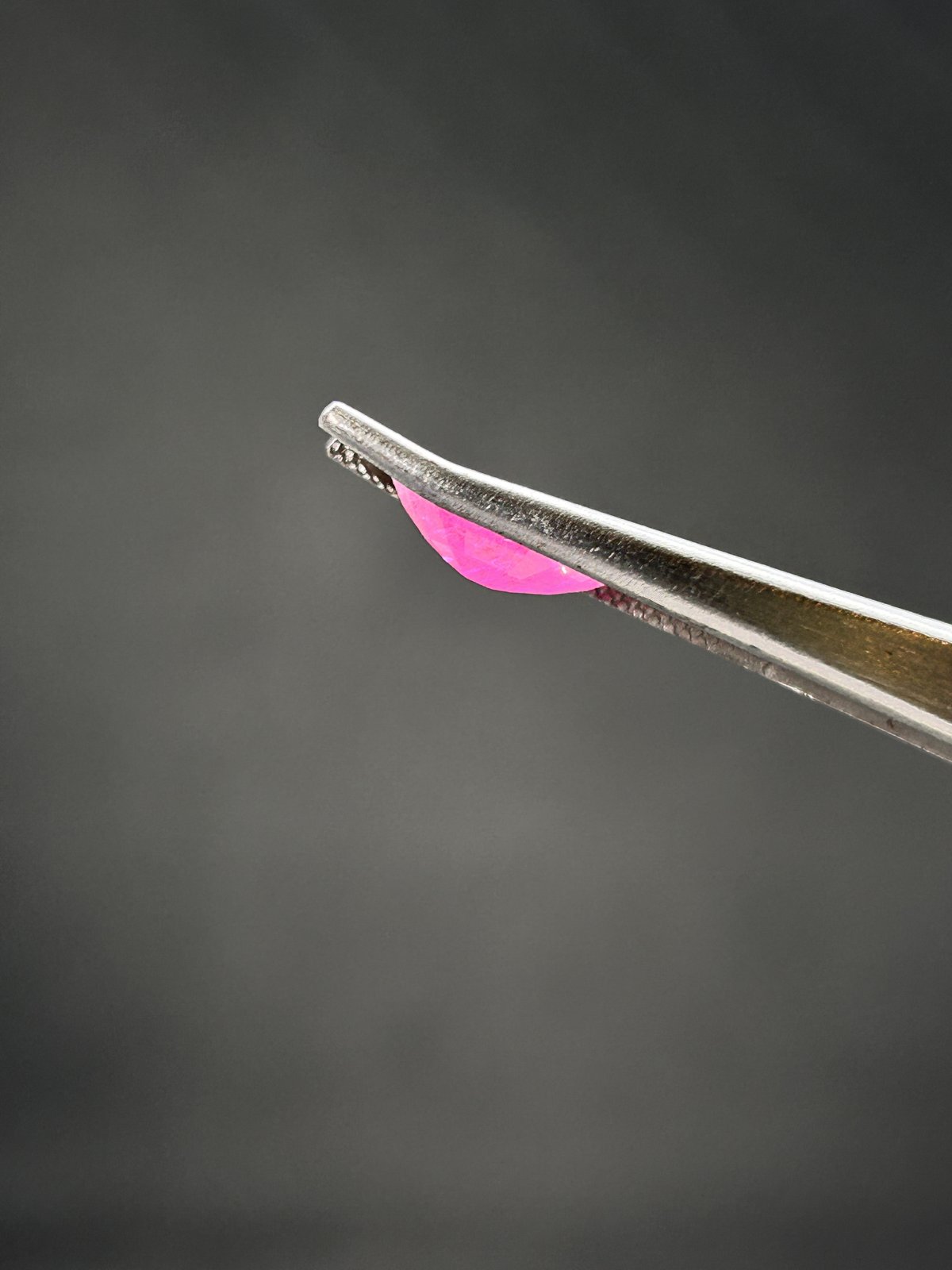 Natural Ruby - 4.08 Carats (Burma)