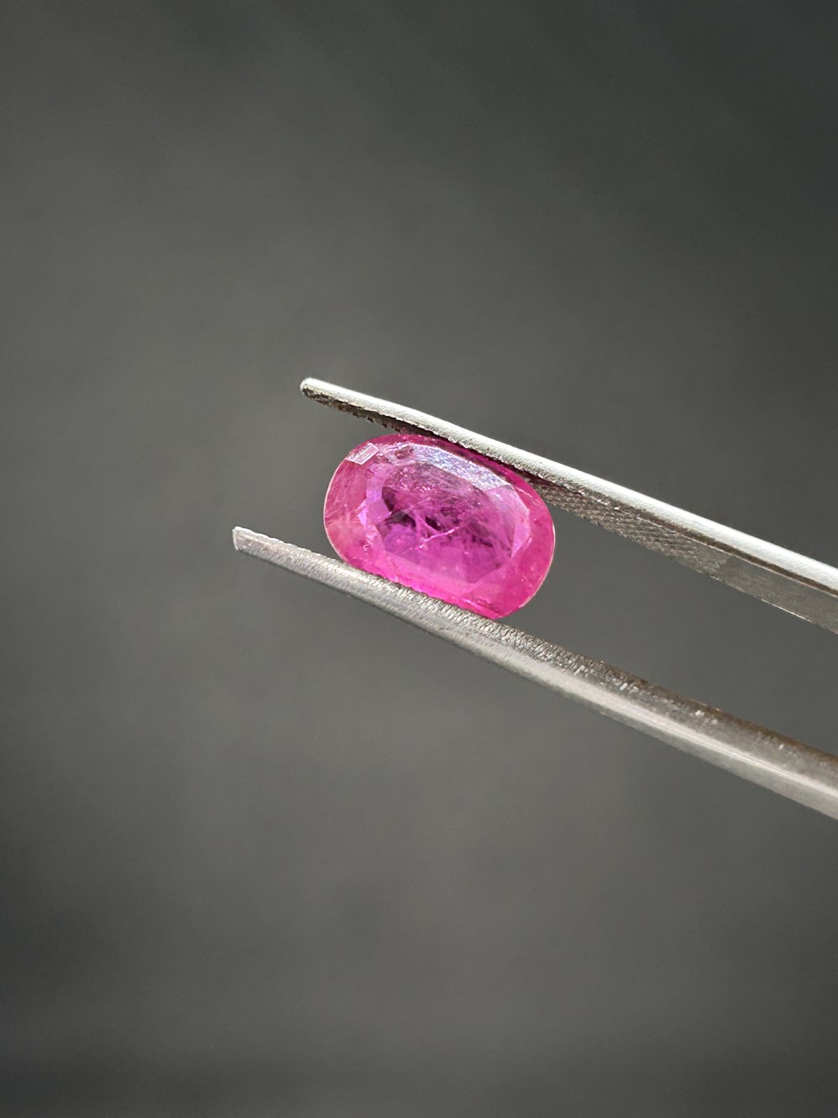 Natural Ruby - 4.08 Carats (Burma)