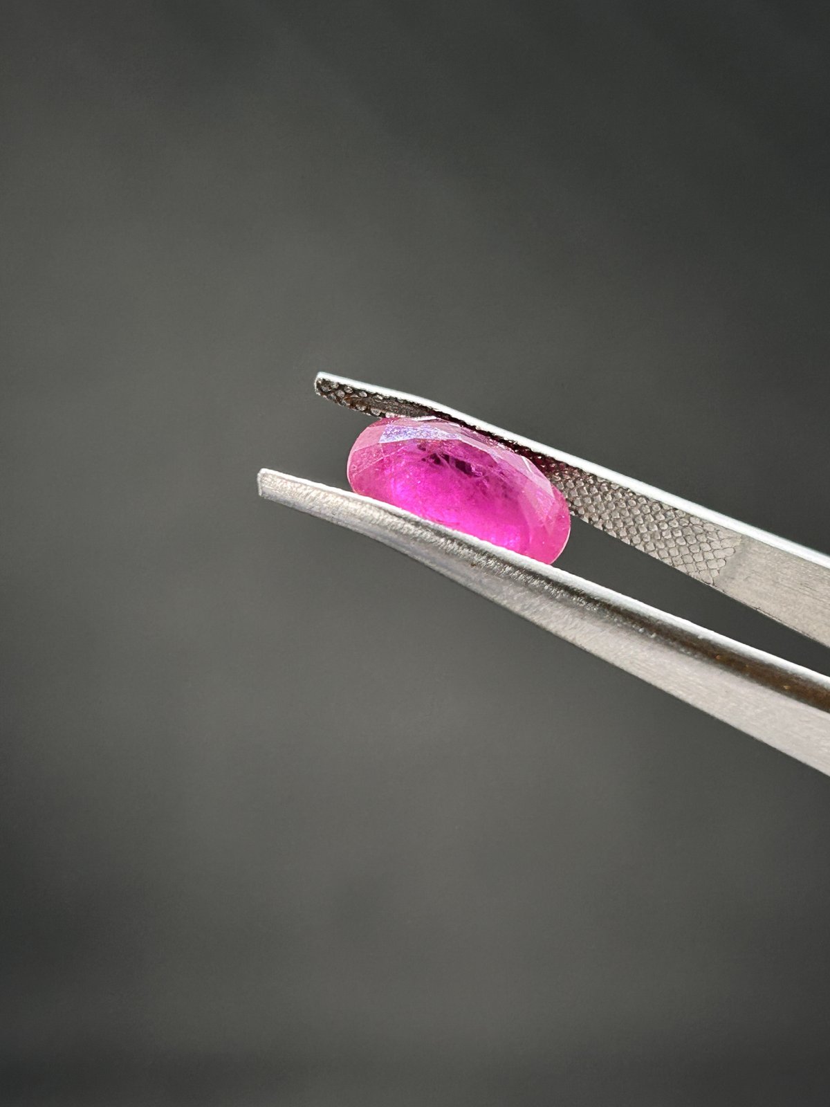 Natural Ruby - 4.08 Carats (Burma)