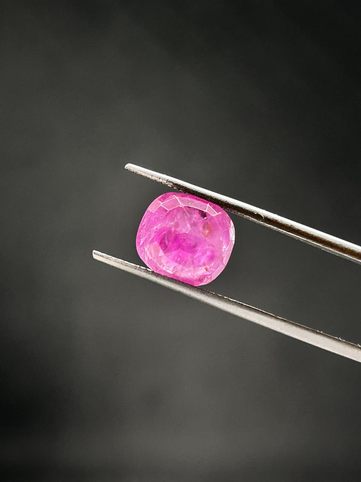 Natural Ruby - 7.525 Carats (Burma)