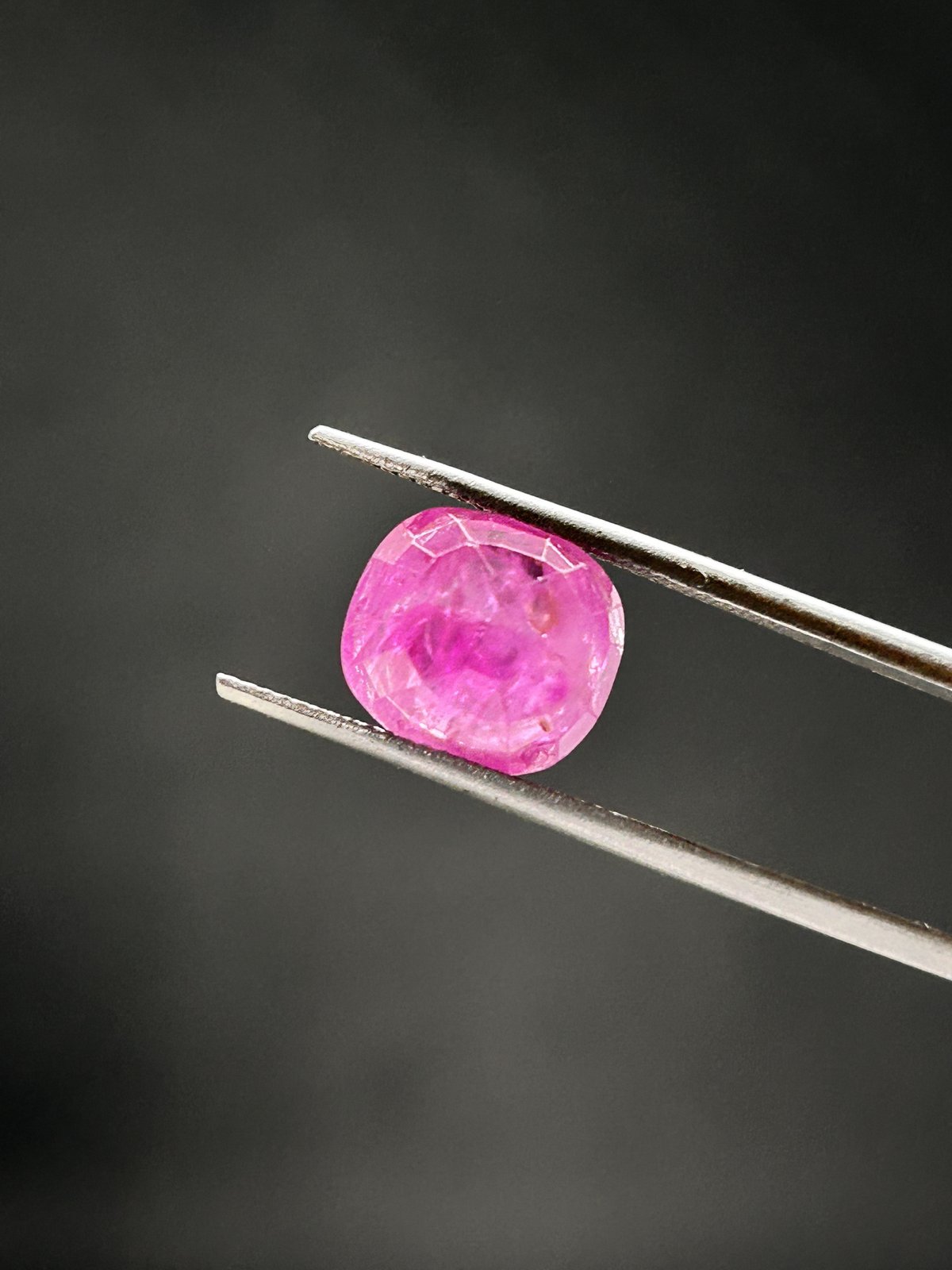 Natural Ruby - 7.525 Carats (Burma)