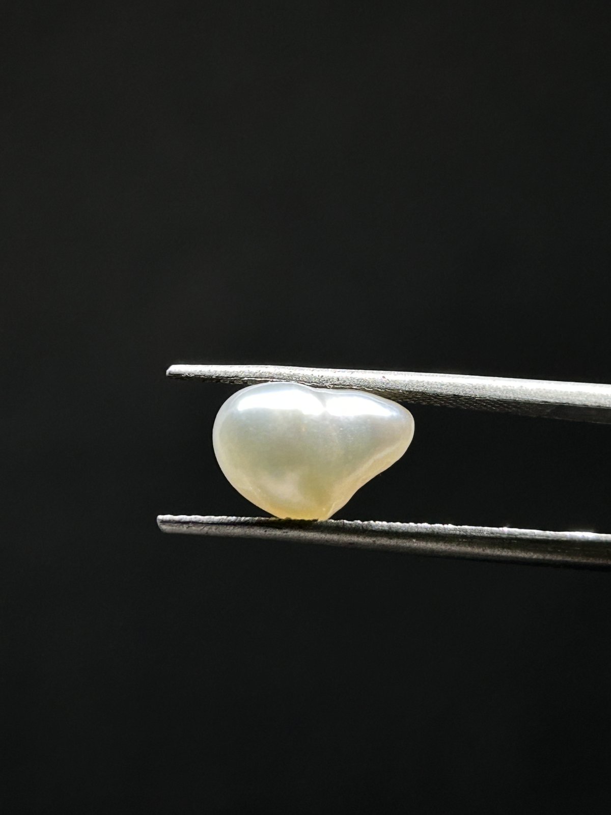 Natural Pearl - 4.935 Carats