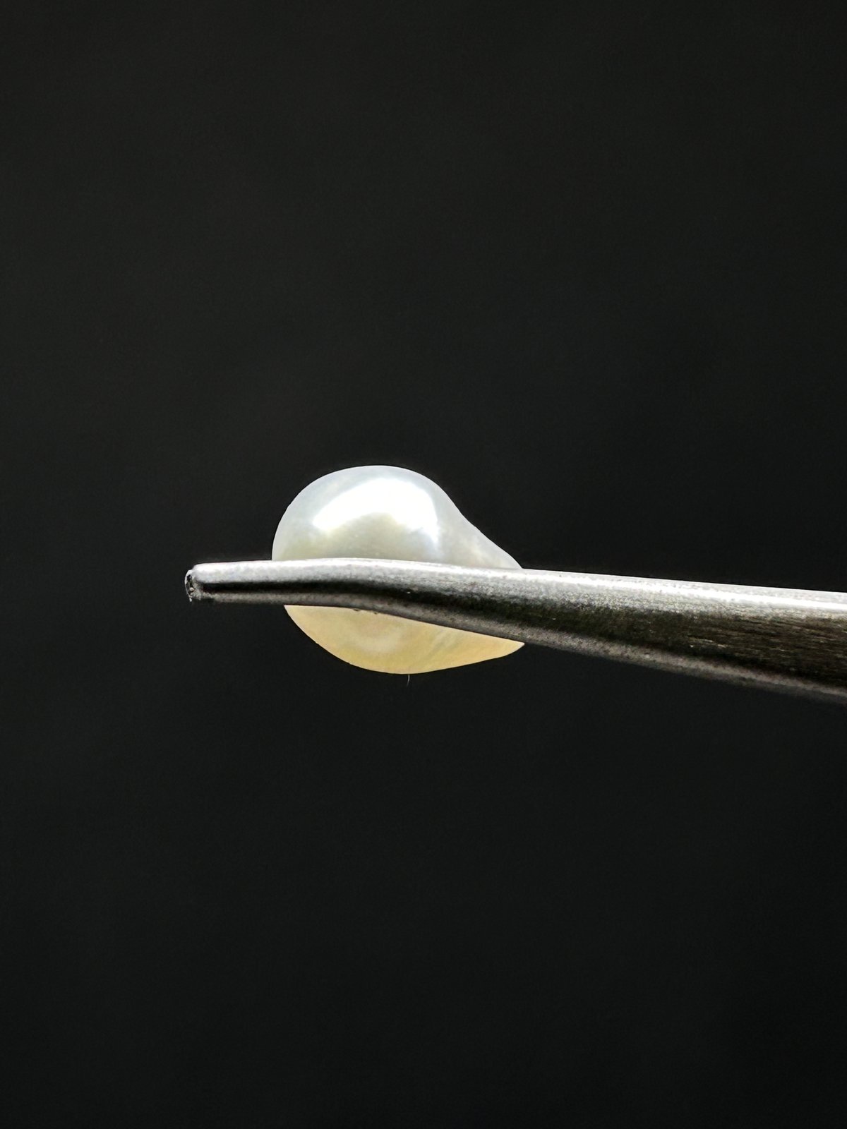 Natural Pearl - 4.935 Carats