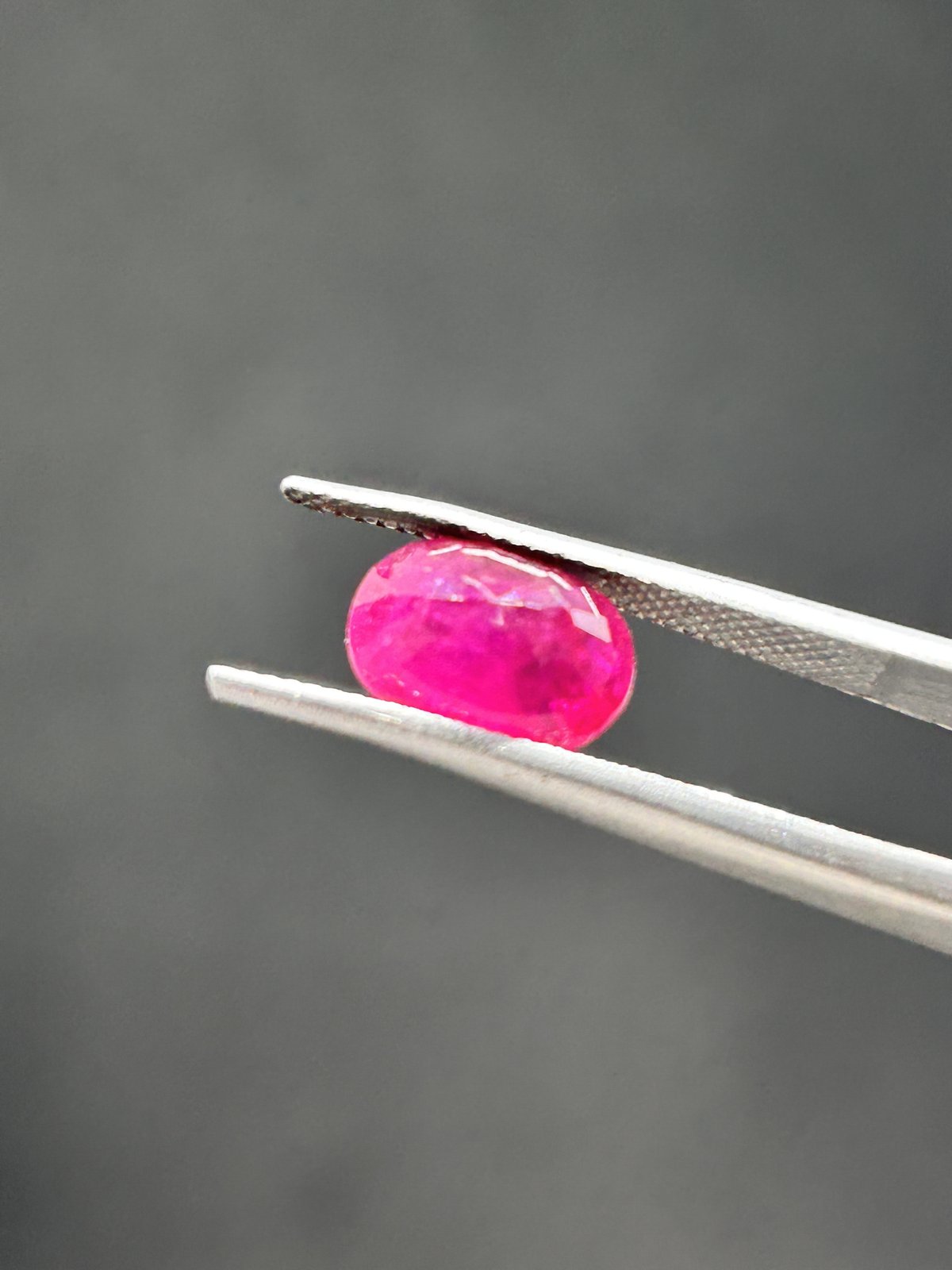 Natural Ruby - 3.91 Carats