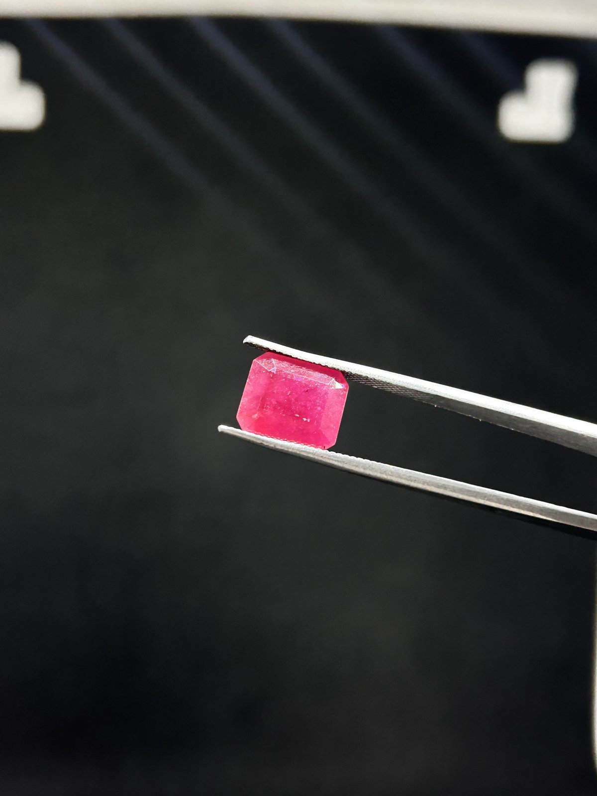 Natural Ruby - 5.785 Carats